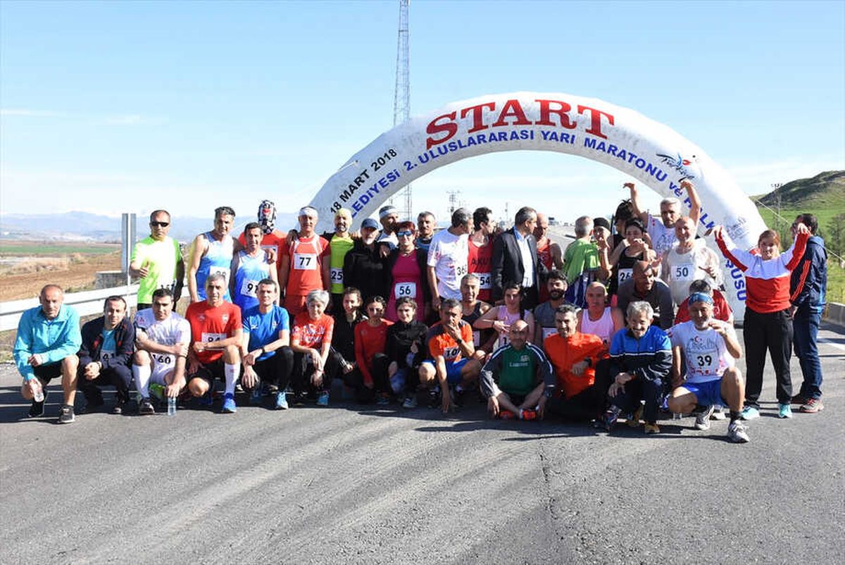 Batman\'da Şehitler Anısına "2. Uluslararası Yarı Maratonu"