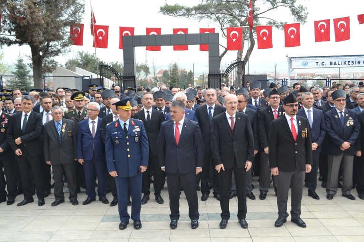 Çanakkale Zaferinin 103. Yılı Balıkesir\'de Kutlandı