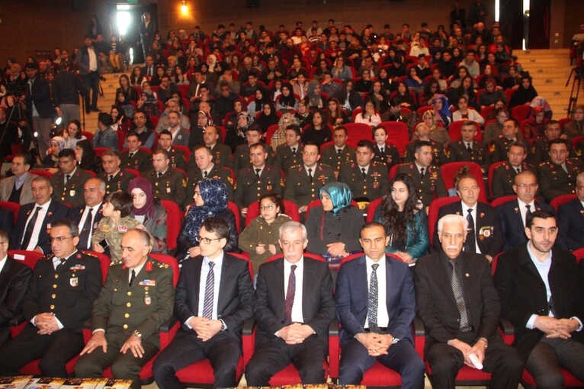 Elazığ\'da 18 Mart Şehitleri Anma Günü ve Çanakkale Zaferi\'nin 103. Yıl Dönümü