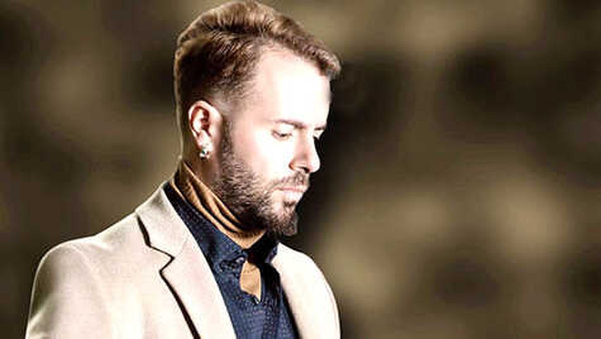 Emre Aydın Köln\'de Konser Verdi