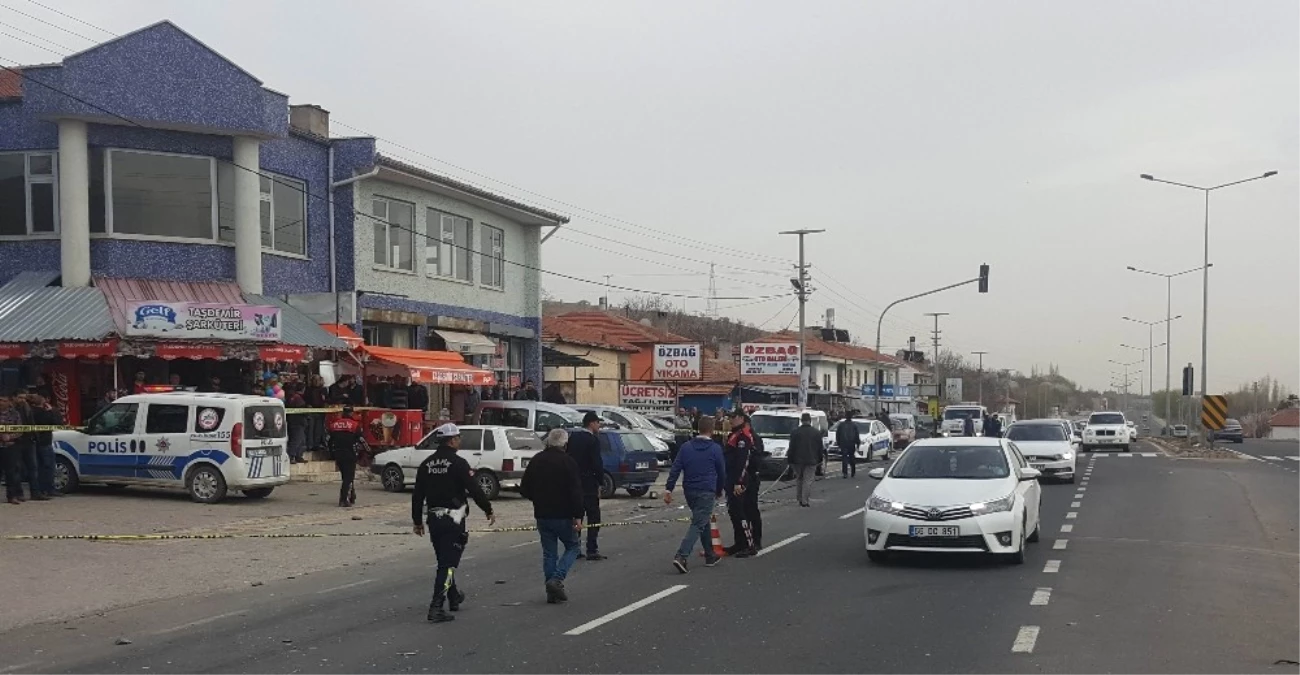 Işık İhlali Yapan Sürücü Yayalara Çarptı: 2 Ölü