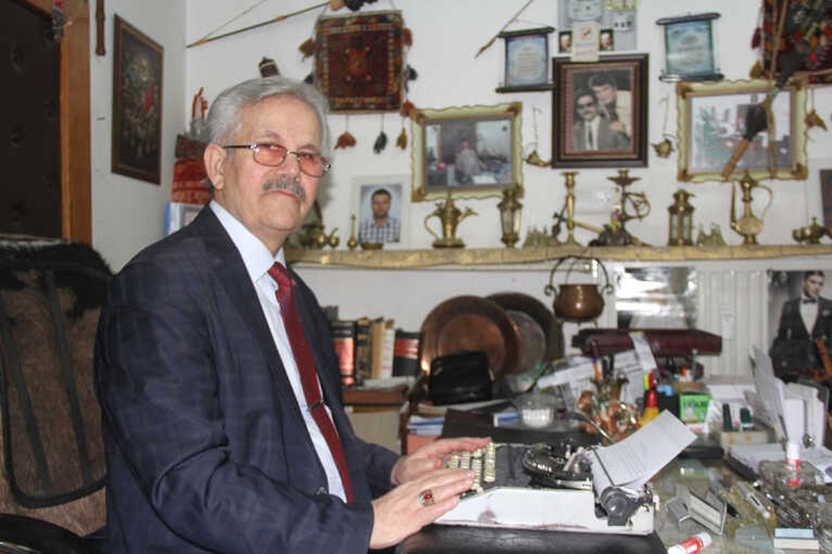 Sivas\'lı Arzuhalci Teknolojiye Direniyor