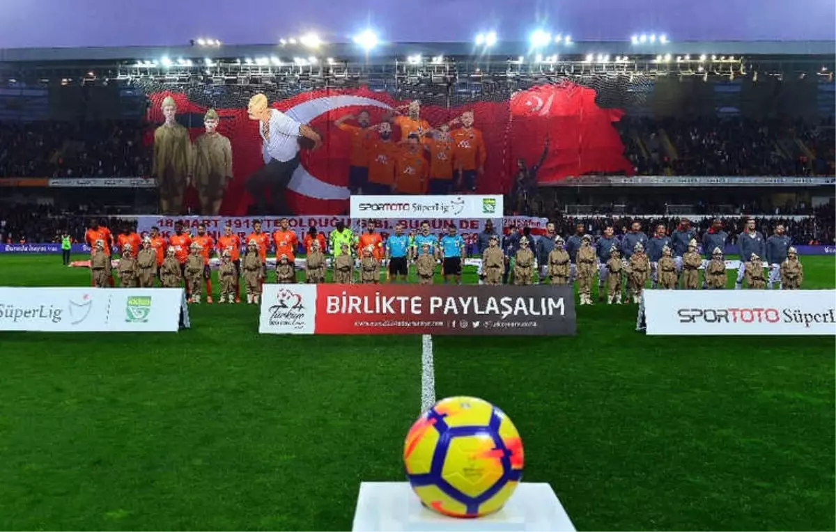 Spor Toto Süper Lig: Medipol Başakşehir: 0 - Beşiktaş: 0 (Maç Devam Ediyor)