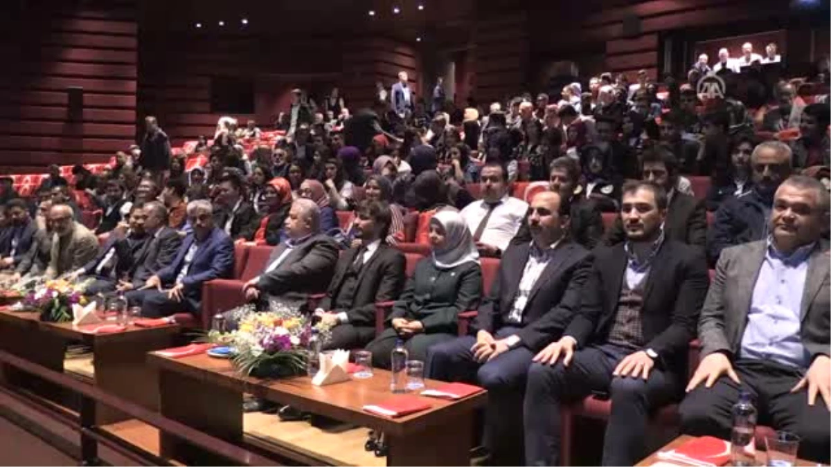 Türkiye\'nin Dünyaya Uzanan Yardım Eli" Konferansı