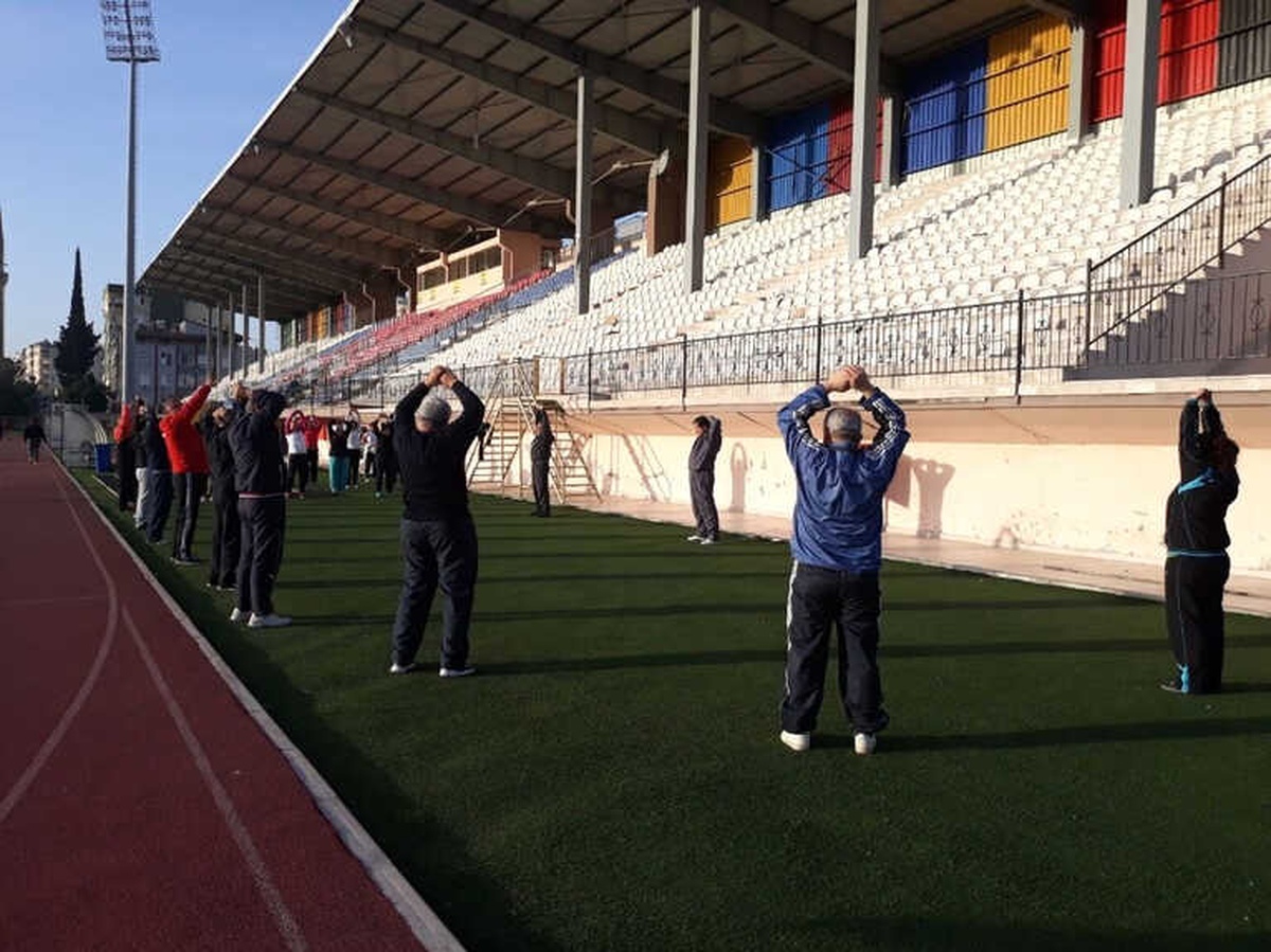 71 Yaşında Gönüllü Spor Hocalığı Yapıyor