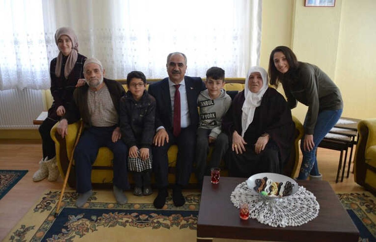 Başkandan Çat Kapı Ziyaretler