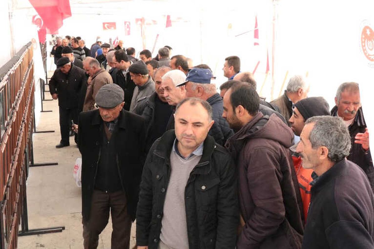Bayrakla Birleşenler\' Sergisine 3 Günde 15 Bini Aşkın Ziyaretçi
