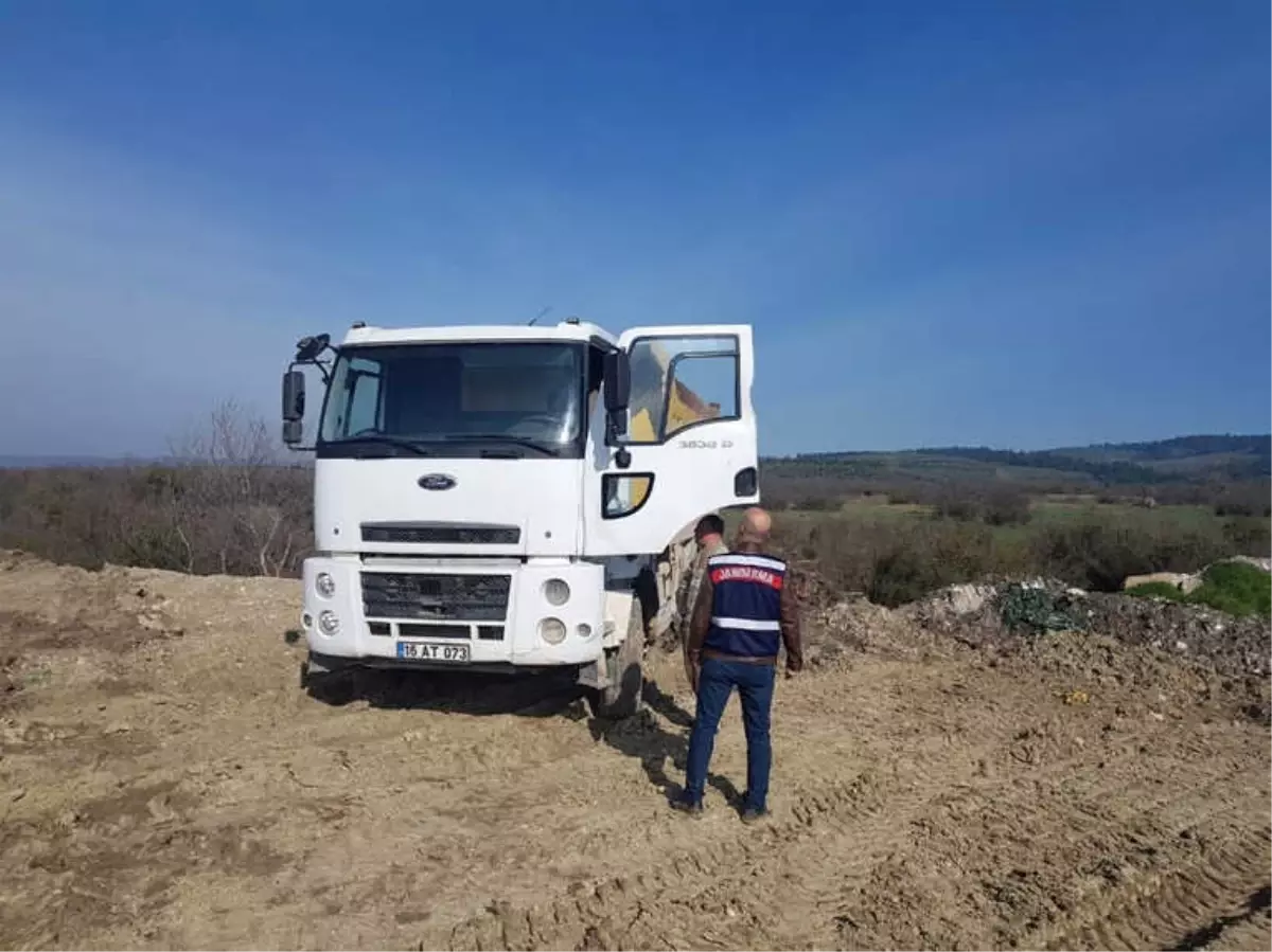 Boş Araziye İnşaat Atığı Döken Sürücü Suçüstü Yakalandı