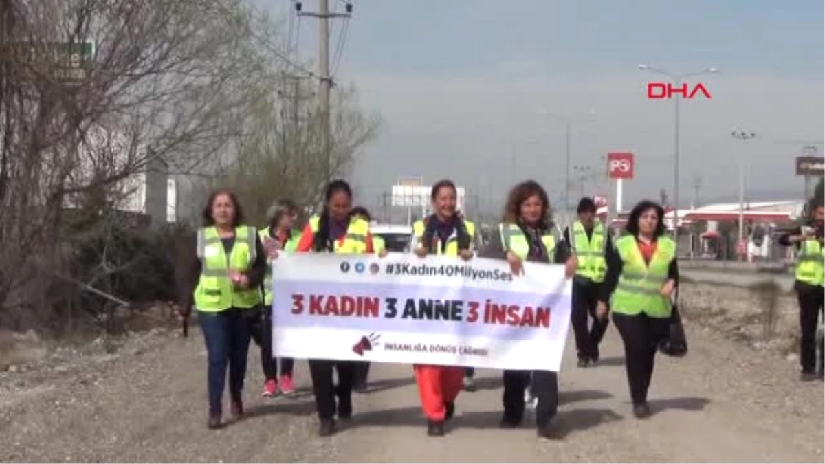 Bursa Çanakkale\'den Ankara\'ya Yürüyen 3 Kadın İnegöl\'e Ulaştı
