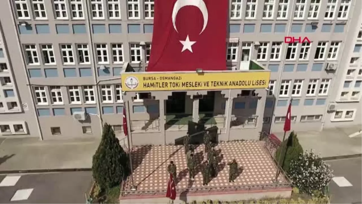 Bursa\'da 3 Lise Öğrencisi Çanakkale Şehitleri Anısına Klip Çekti