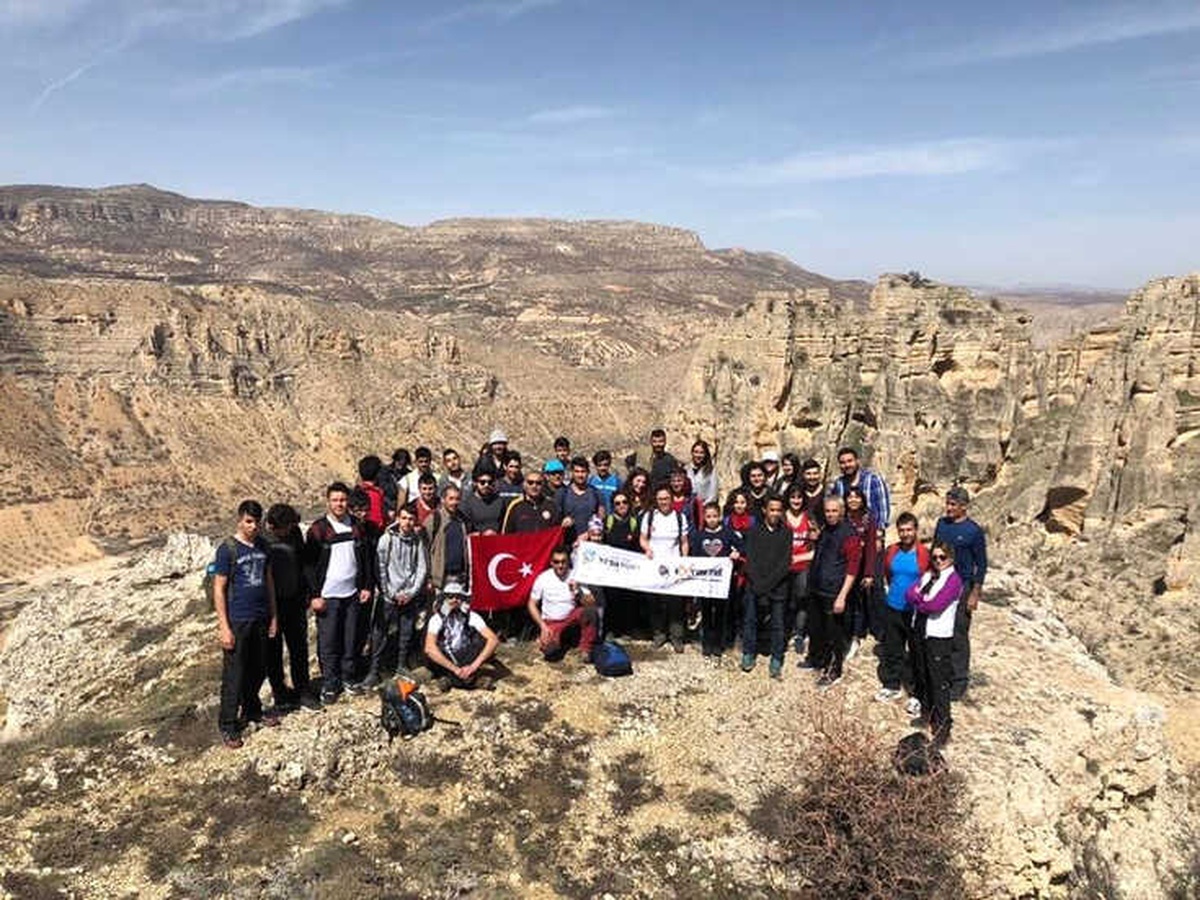 Ekstrem Dağcılık ve Doğa Sporları Kulübü\'nden Çanakkale Zaferi Yürüyüşü