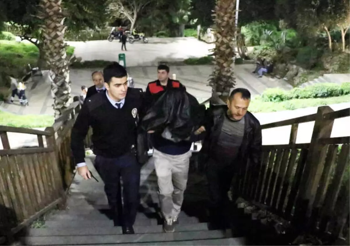 Eşini Boşanmaktan Vazgeçirmek İçin Falezlere Çıkan Koca, Güçlükle İkna Edilebildi