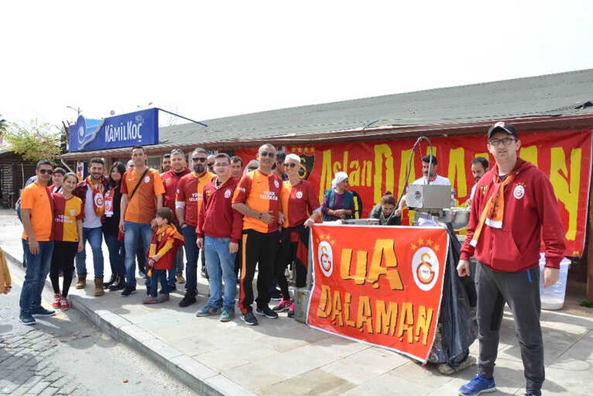 Galatasaray Taraftarlarından Şehitler İçin Lokma