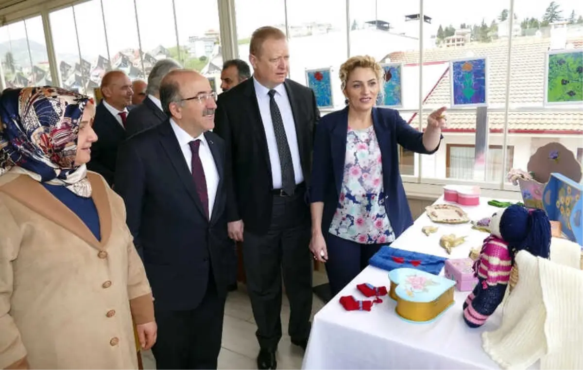 Gümrükçüoğlu, "Yaşlılar Bizim Baş Tacımızdır"