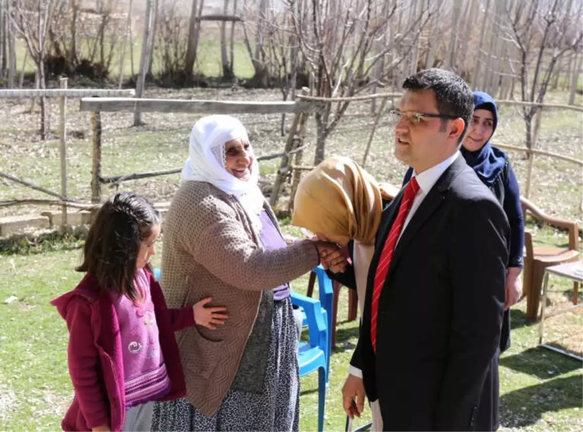 Kaymakam Doğramacı\'dan Şehit Ailelerine Ziyaret