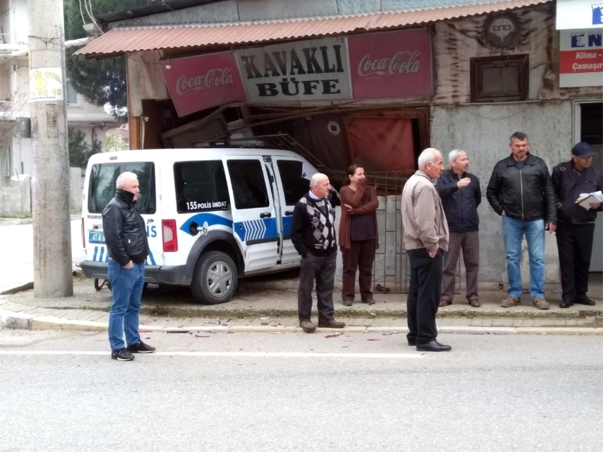 Kaza Yapan Polis Arabası Depoya Girdi