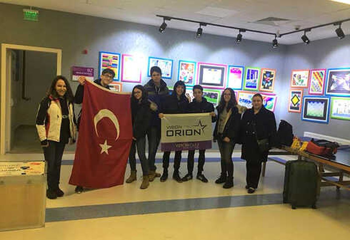 Liseli Türk Öğrenciler Almanya\'dan Başarıyla Döndüler