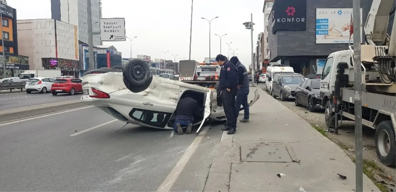 E-5\'te Takla Atan Araç Yan Yola Uçtu, Trafik Kilitlendi