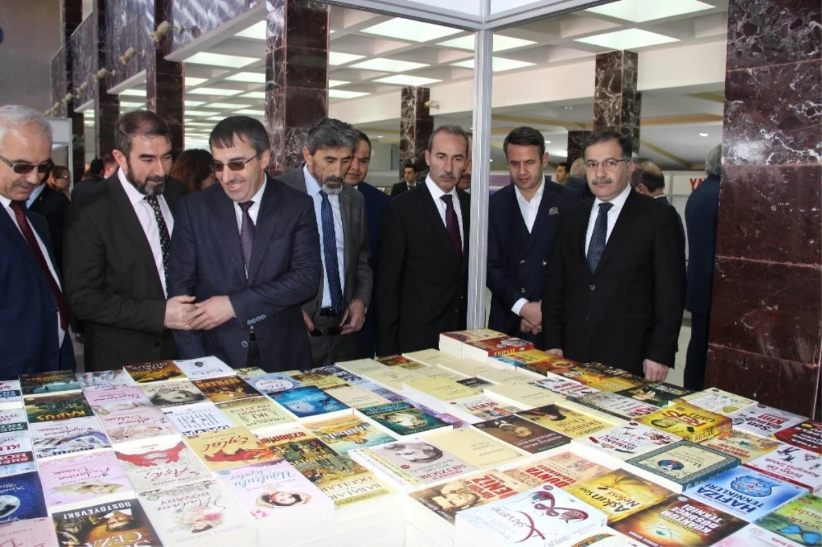 Sivas\'ta Bilim, Kültür, Sanat ve Kitap Şenliği
