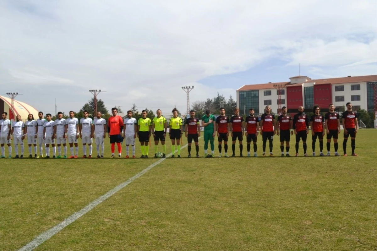 Şuhut Belediye Hisarspor Sarayköyspor\'a 2-0 Mağlup Oldu