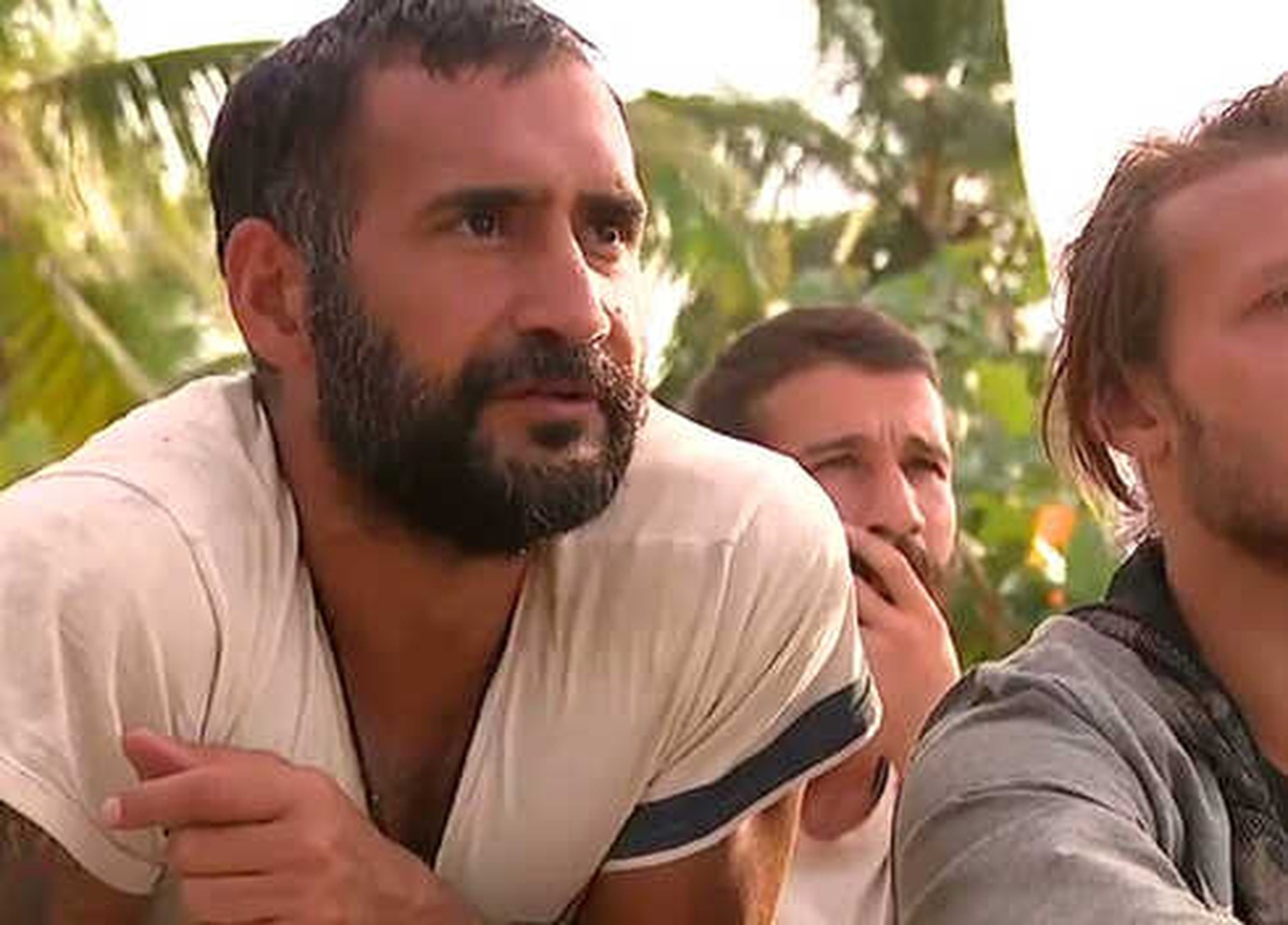 Ümit Karan\'ın Derbi Heyecanı! F.bahçe-G.saray Maçını İzlerken Masaları Devirdi