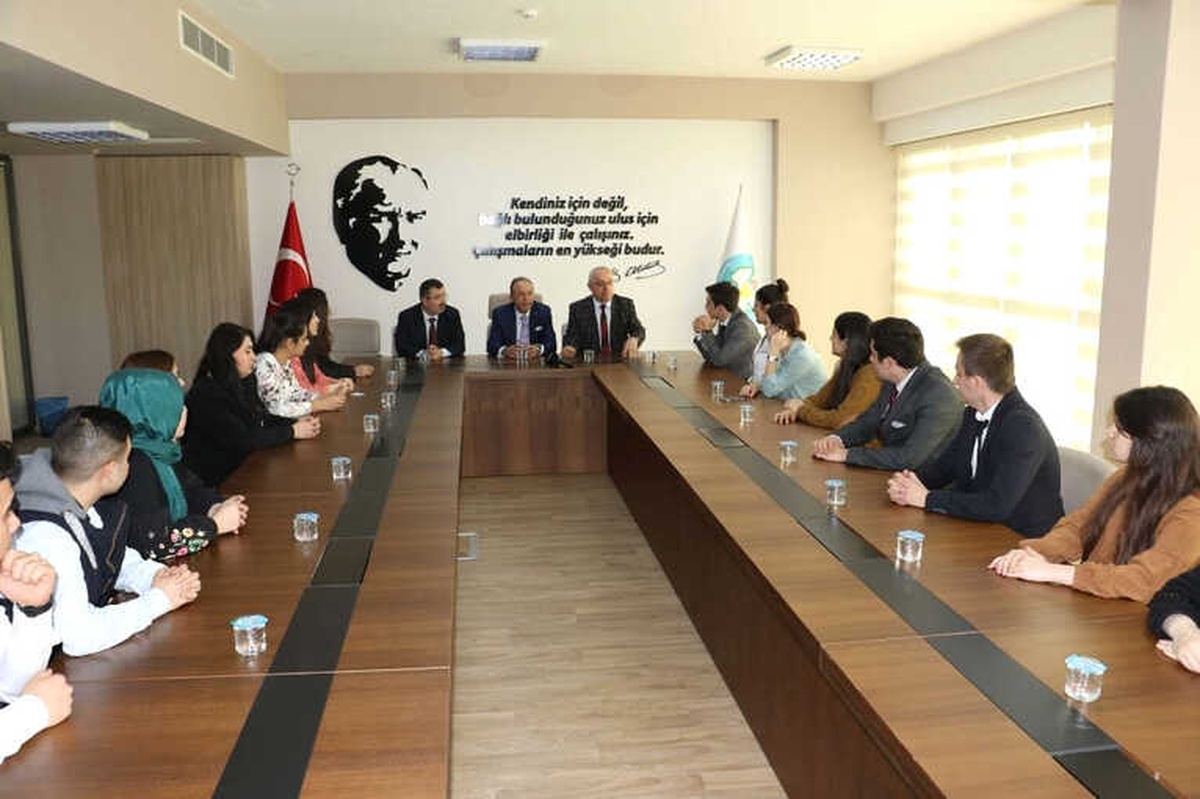 Üniversite Öğrencileri Büyükşehirle Deneyim Kazanıyor