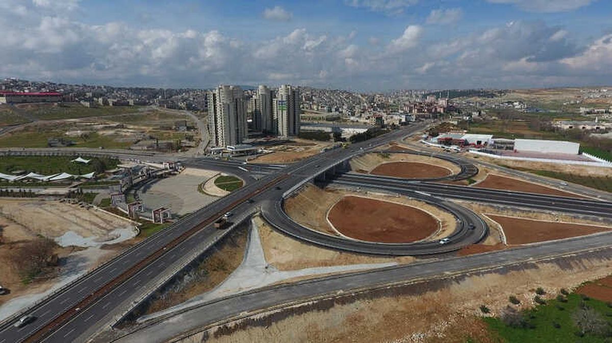 Yeşilvadi Köprülü Kavşağı Trafiğe Açıldı