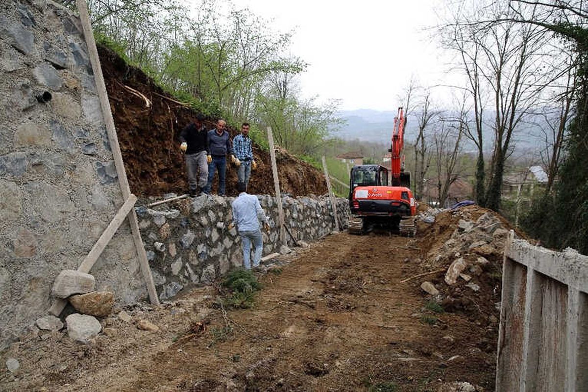 Altınordu\'da Yollara İstinat Duvarı