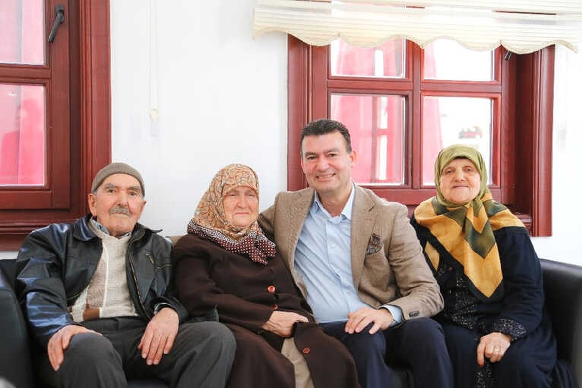 Başkan Akın Yaşlılar Haftası\'nı Kutladı
