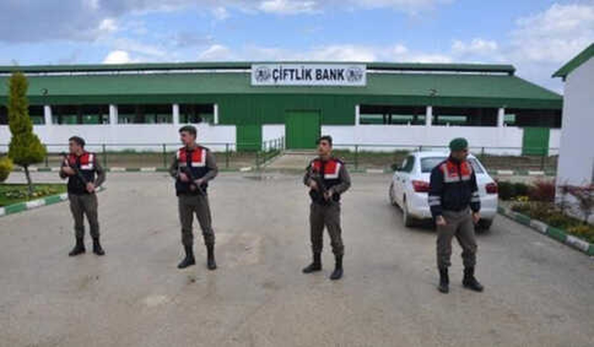 Çiftlik Bank\'la İlgili İade Talebi ve Kırmızı Bülten