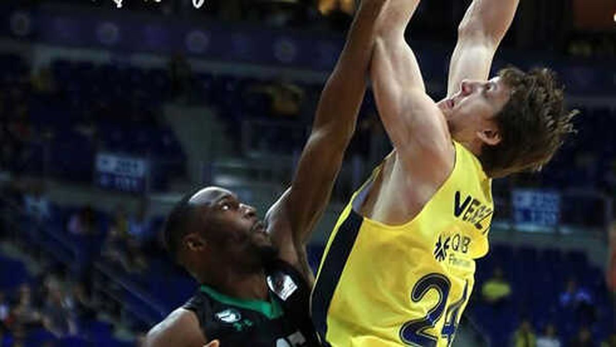 Fenerbahçe Doğuş\'un İç Saha Serisi Darüşşafaka Karşısında da Sürdü