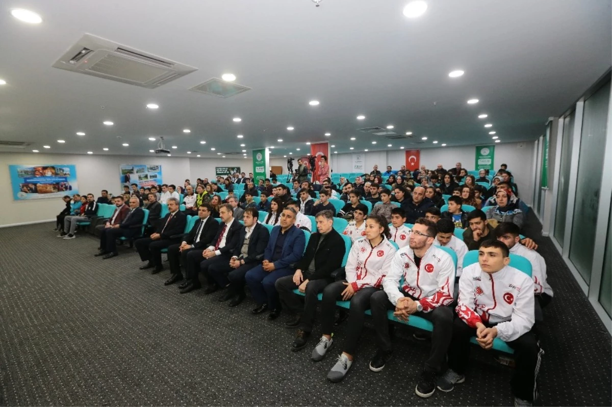 Gaziosmanpaşa Belediyesi\'nden Başarılı Olan Sporculara 100 Bin TL Para Ödülü