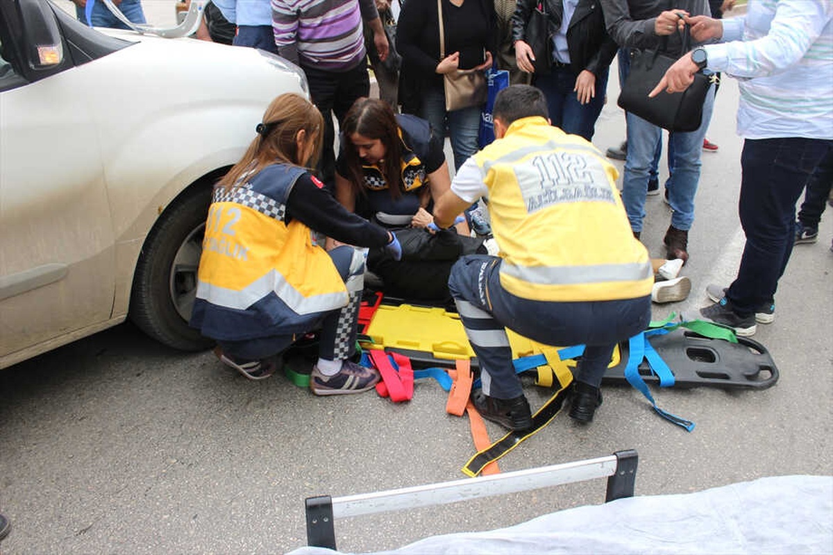 Otomobilin Çarptığı Kadın Yaralandı