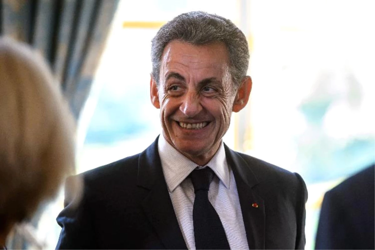 Sarkozy\'nin Gözaltına Alınması