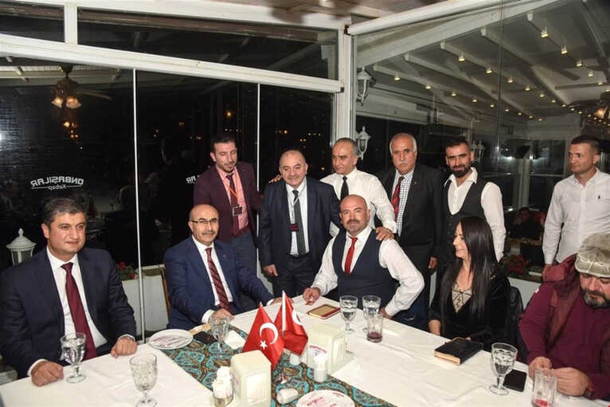 Vali Demirtaş, Dizi ve Sinema Filmi Ekipleriyle Bir Araya Geldi