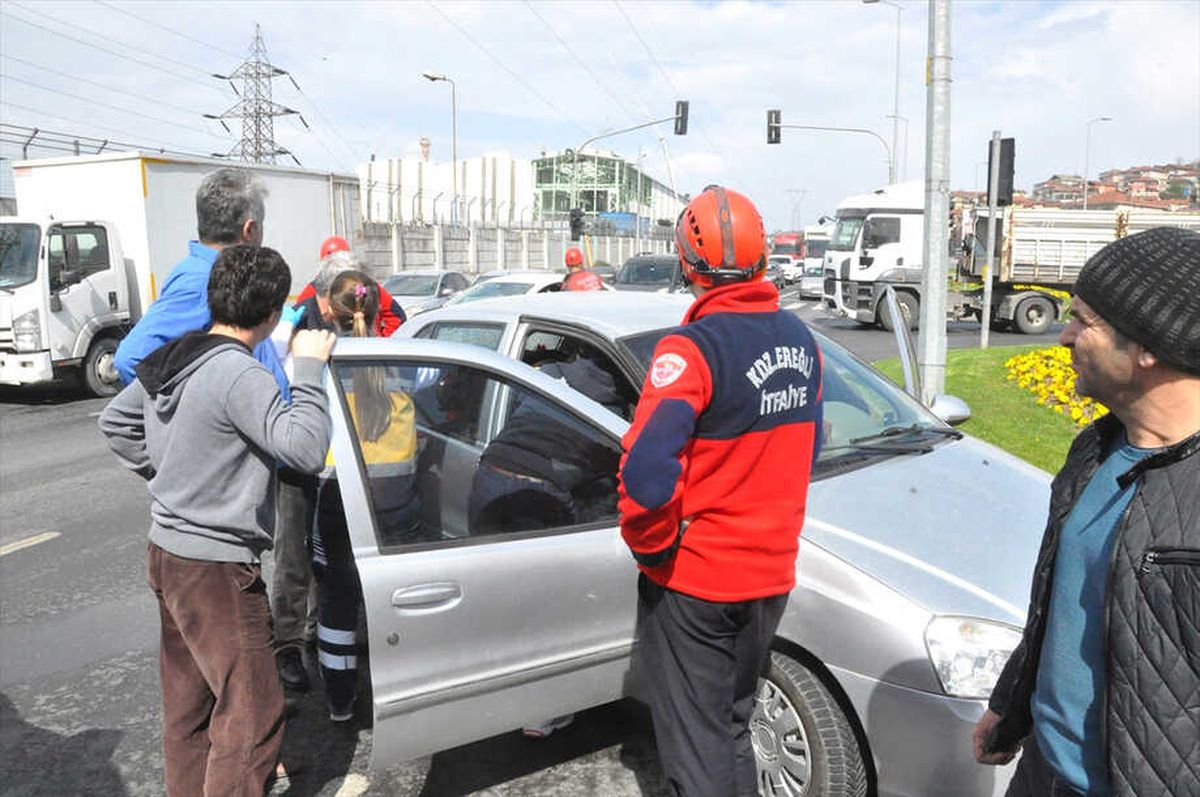 Zonguldak\'ta Trafik Kazası: 3 Yaralı