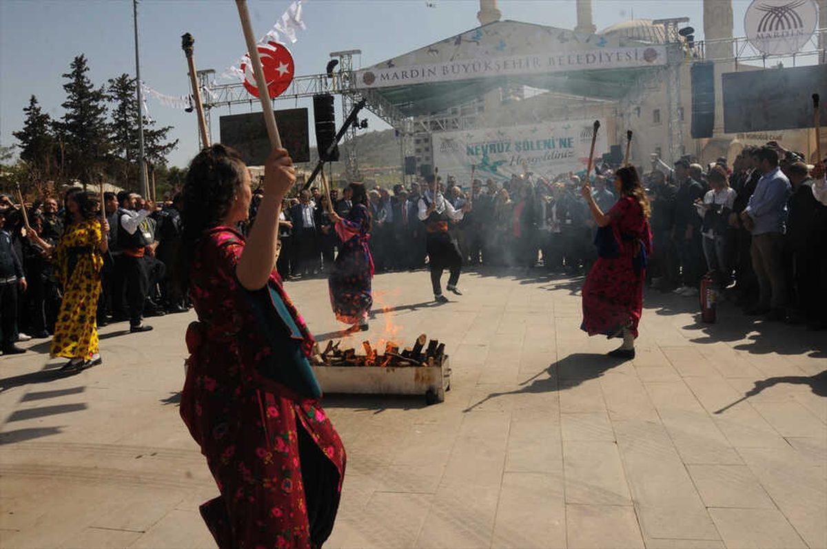 Elazığ\'da Vatandaşlara 5 Bin Fidan Dağıtıldı