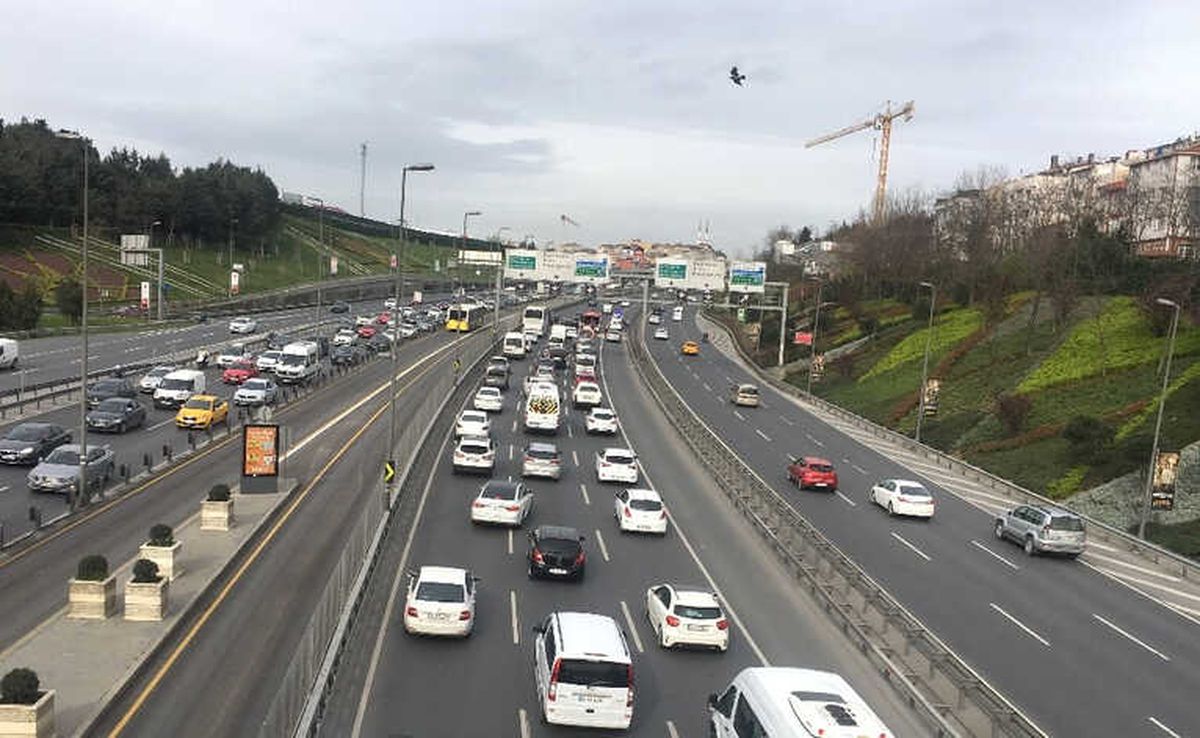 Haliç\'te Trafiği Kilitleyen Kaza