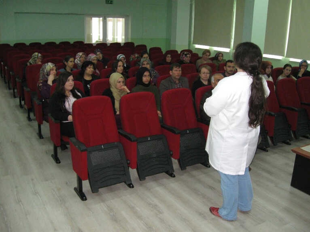 Hem Kursiyerlerine Diyabet Semineri Verildi