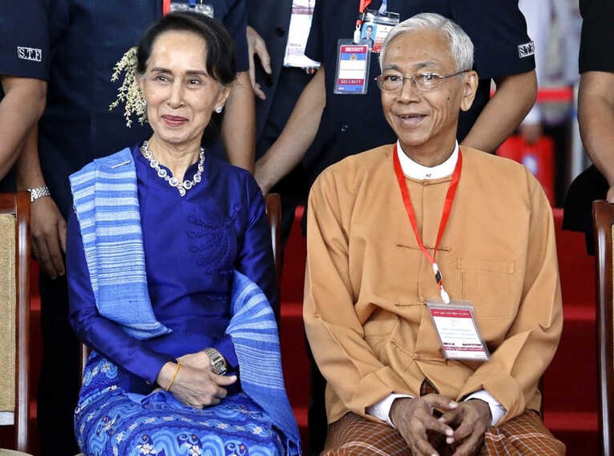 Myanmar Devlet Başkanı Htin Kyaw İstifa Etti