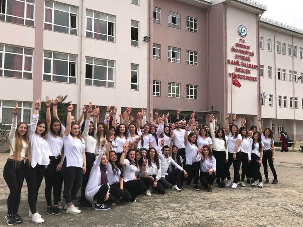 One Billion Rising\'e Giresun\'da Üniversitesi Öğrencilerinden Destek