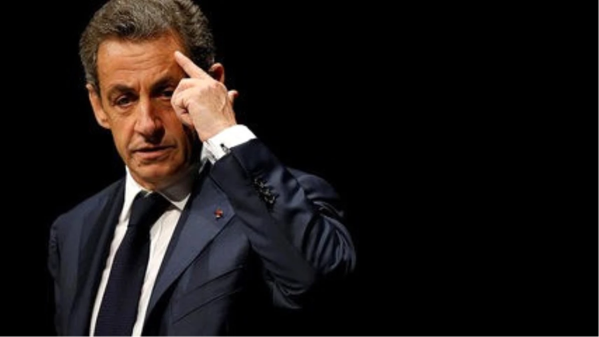 Sarkozy\'e Yol Arkadaşlarından Destek