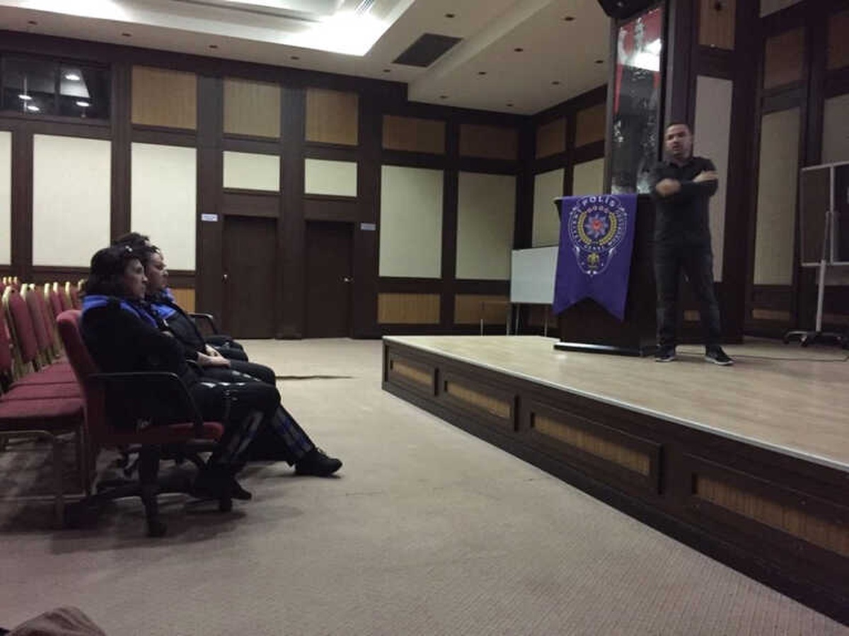 Toplum Destekli Polise Uyuşturucu Semineri