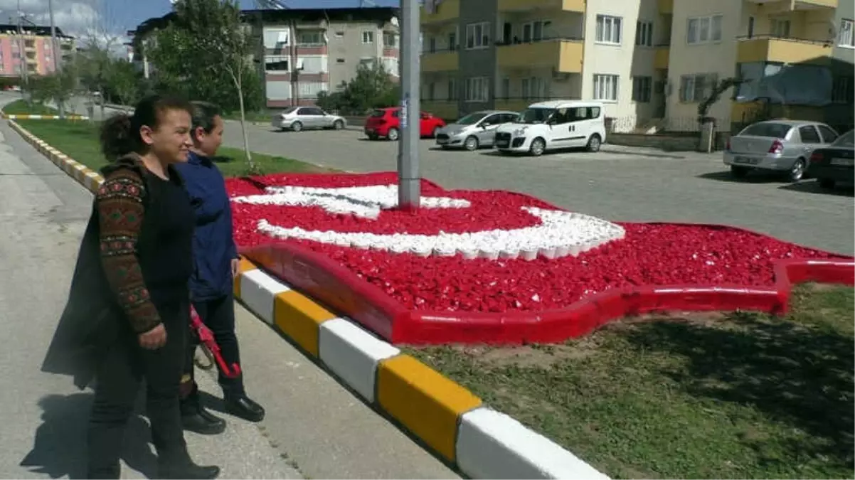 Türk Bayrağı Peyzaj Çalışması Şehit Ailesini Gururlandırdı