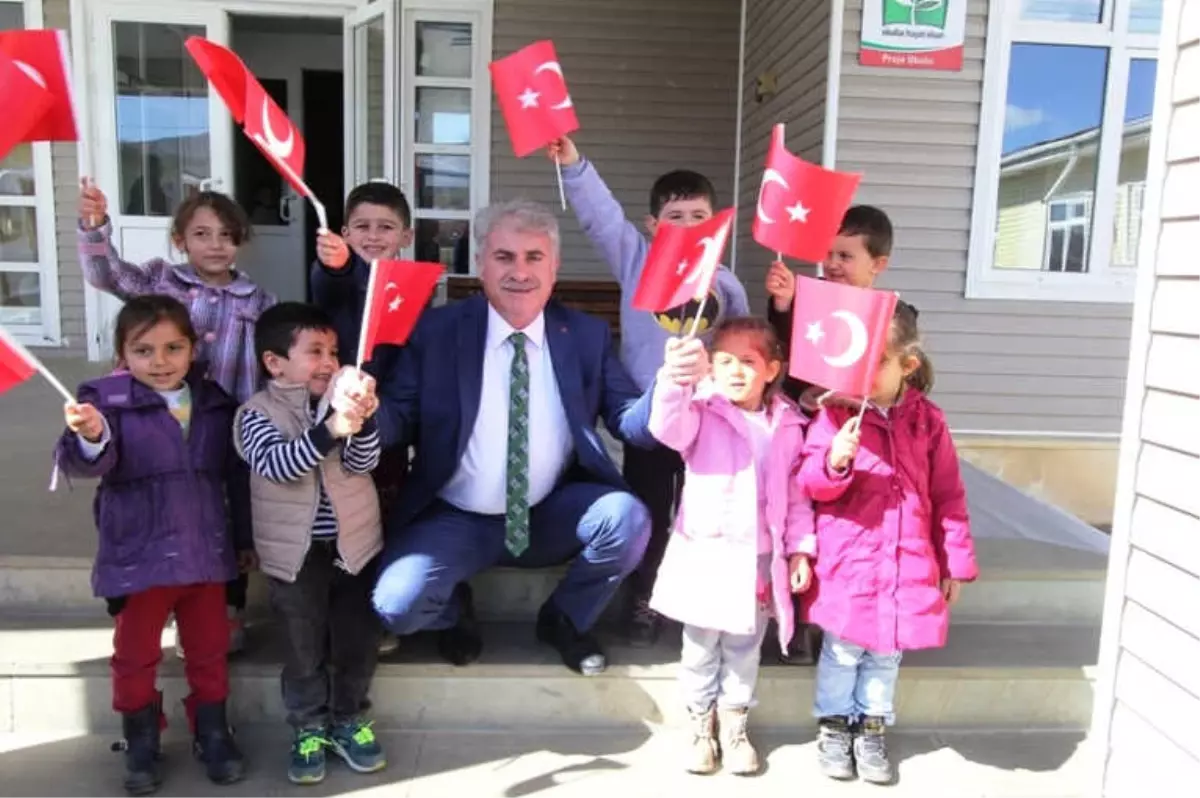 Bayburt Belediyesinden Bir Okula Daha Kütüphane