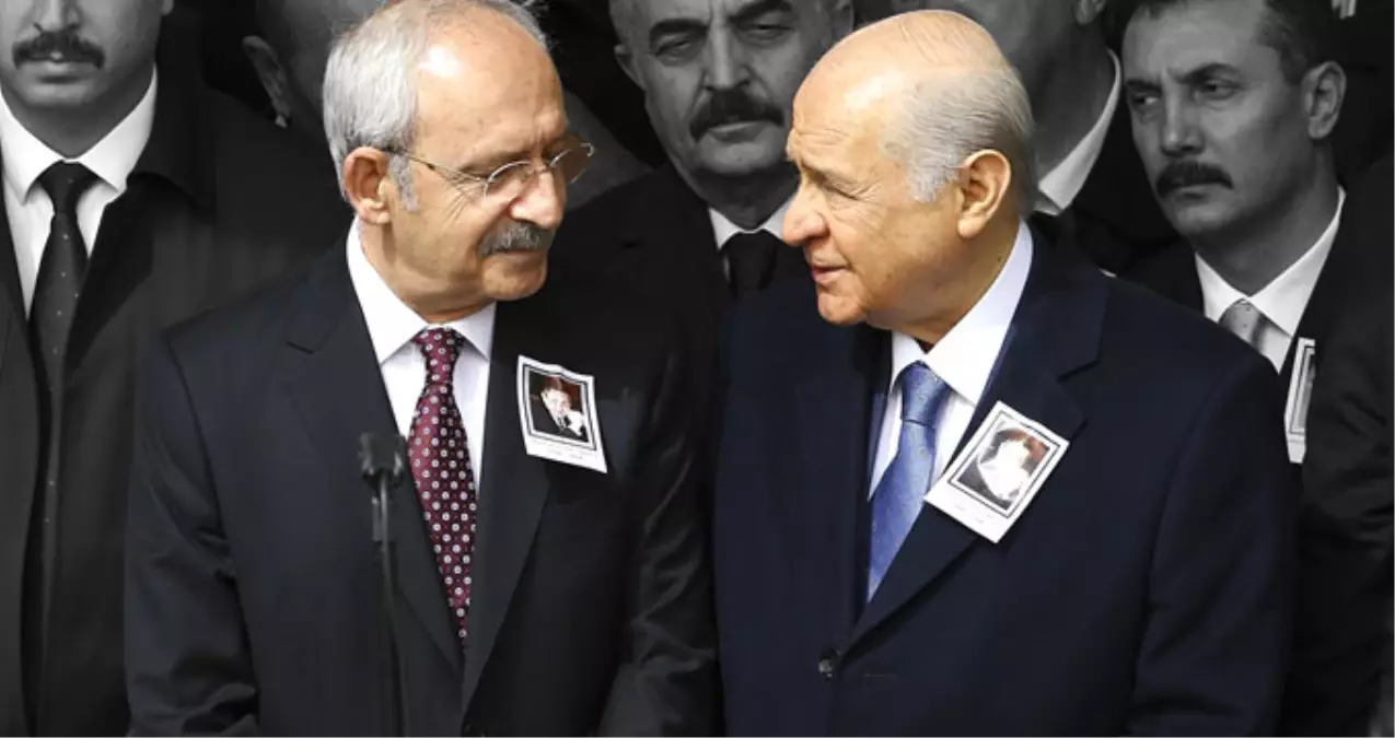 Kılıçdaroğlu ve Bahçeli Cenaze Namazında Yan Yana Saf Tuttu! 3 Ay Sonra İlk Sohbet