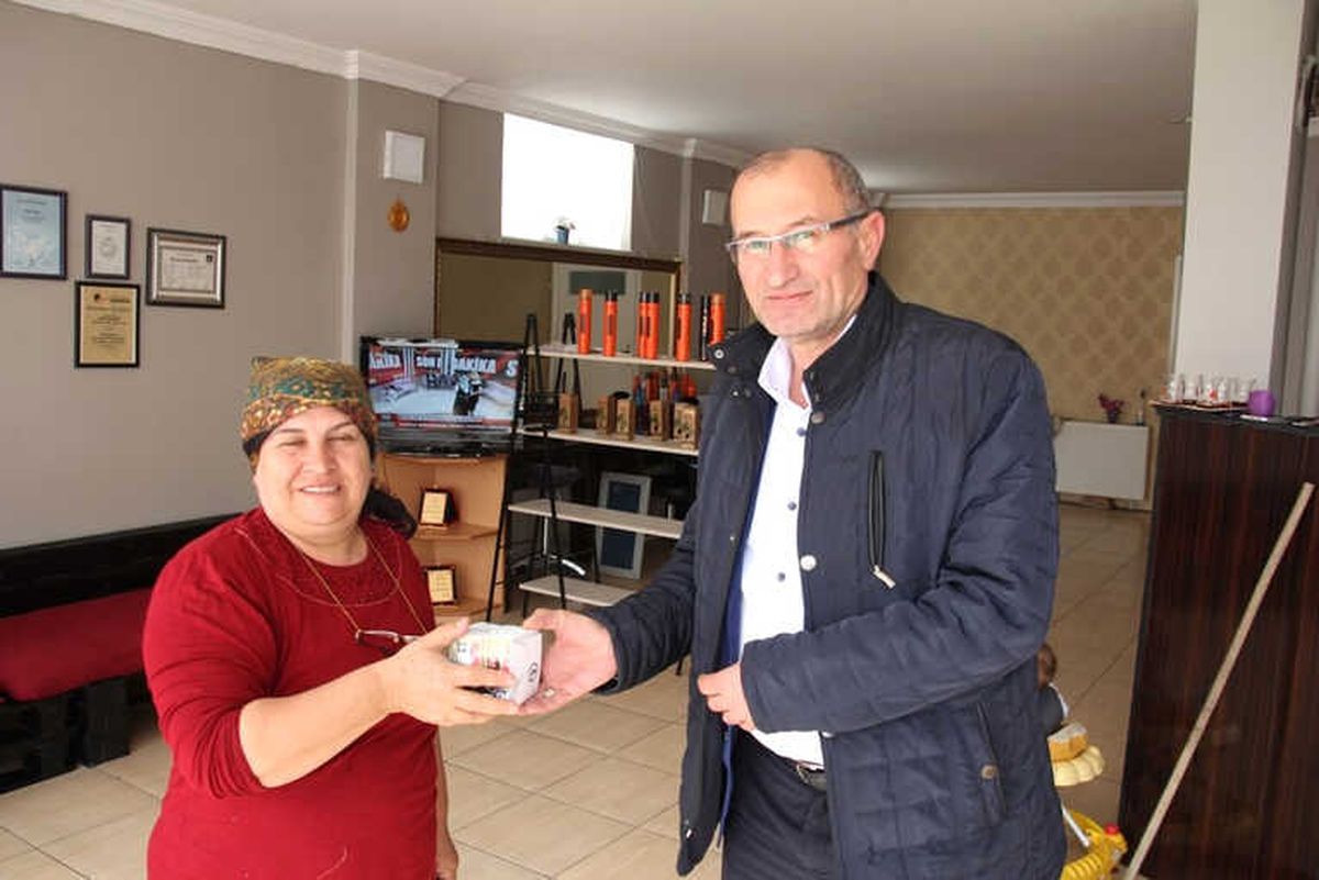 Domaniç Belediyesi Kandil Simidi Dağıttı