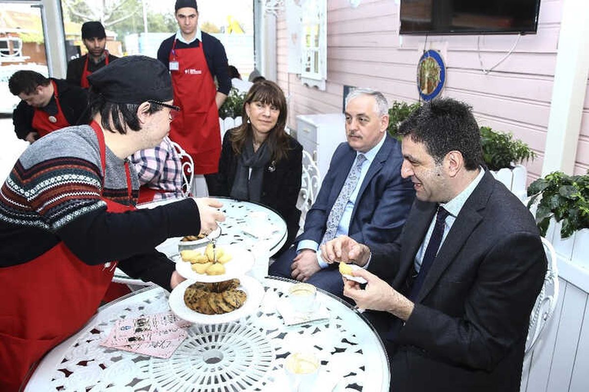 Down Sendromlu Meraklı Aşçılar Zahir Kafe\'de Buluştu