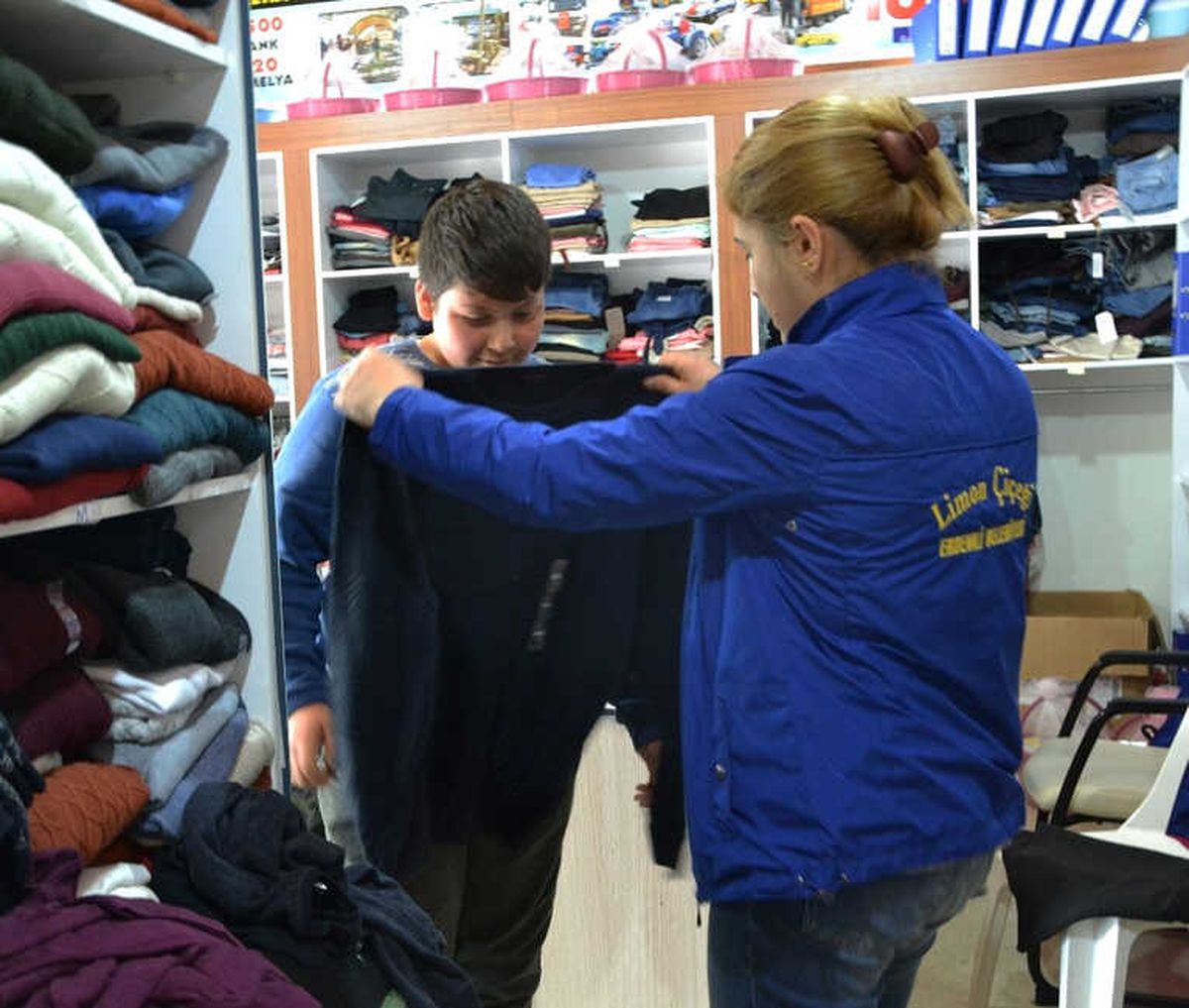 Erdemli Belediyesi\'nden Engelli Öğrencilere Kırtasiye Desteği