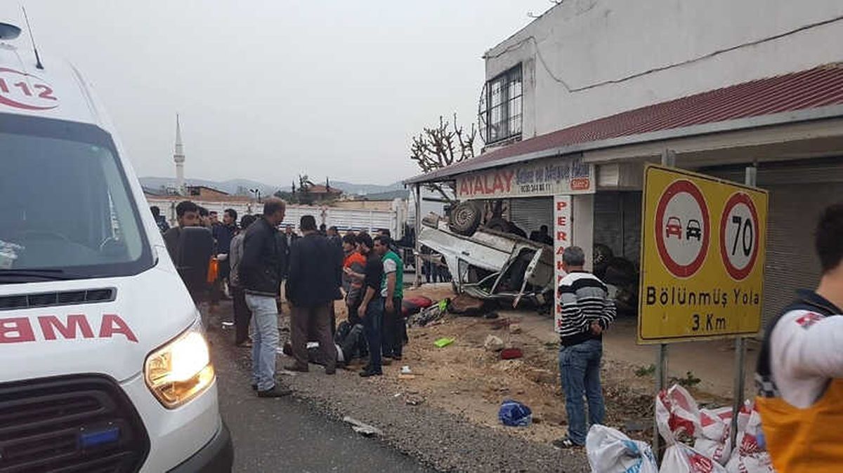 Hatay\'da Trafik Kazası: 4 Yaralı